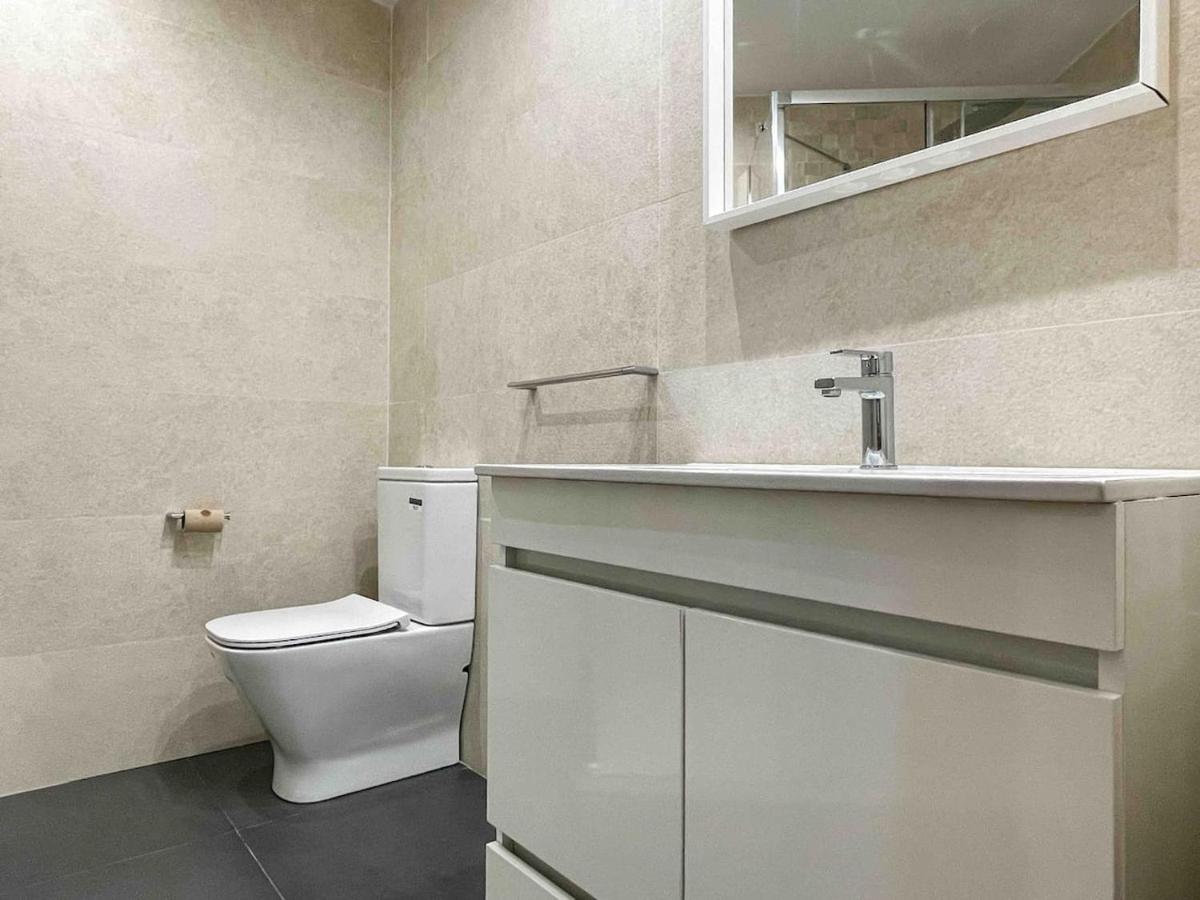 Apartment Hostourist Fira Plaza Espana 3 Barcelona