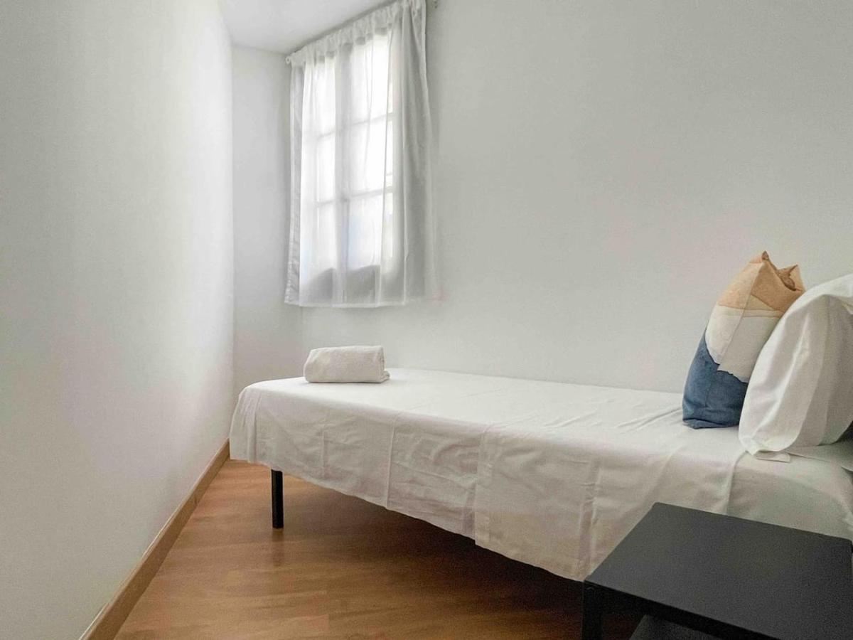 Hostourist Fira Plaza Espana 3 Apartment
